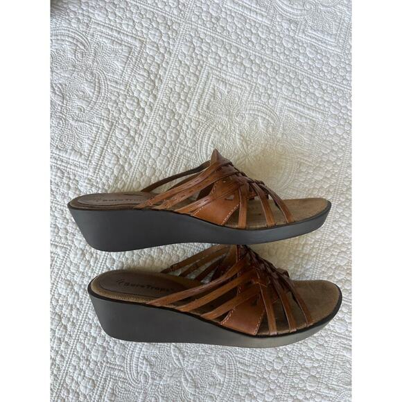 Bare Traps leather strapped wedge sandals, women's size 6M - Picture 3 of 5